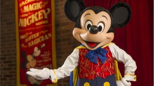 mickey-mouse-at-town-square-theater-00